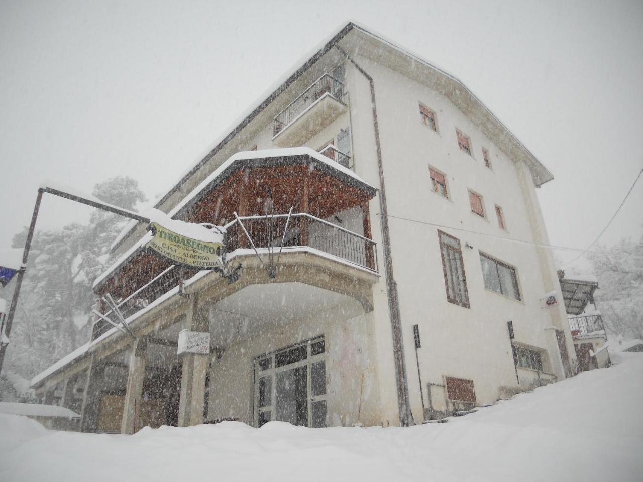 Casa-Albergo Tiroasegno Lama dei Peligni Exterior photo